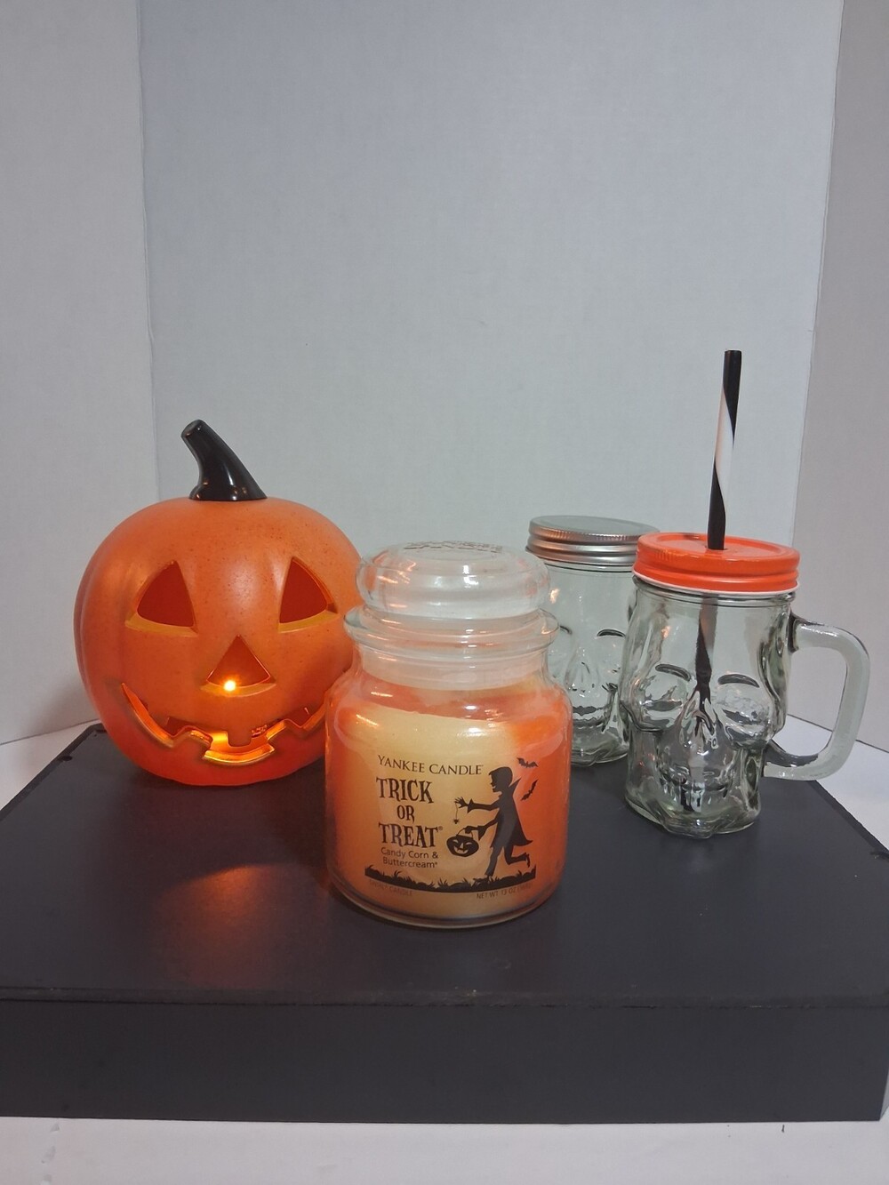 Yankee Trick Or Treat Candy Corn/Buttercream Swirl Candle 13 Oz Jar-Halloween